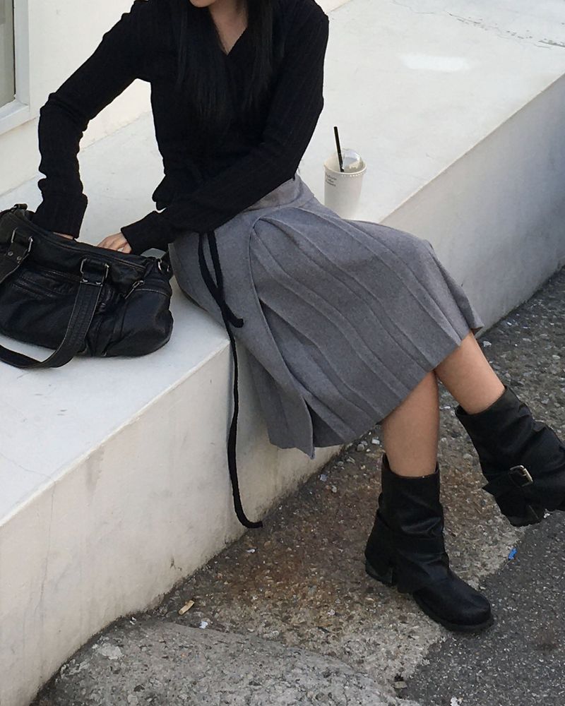 Belt pleated long skirt