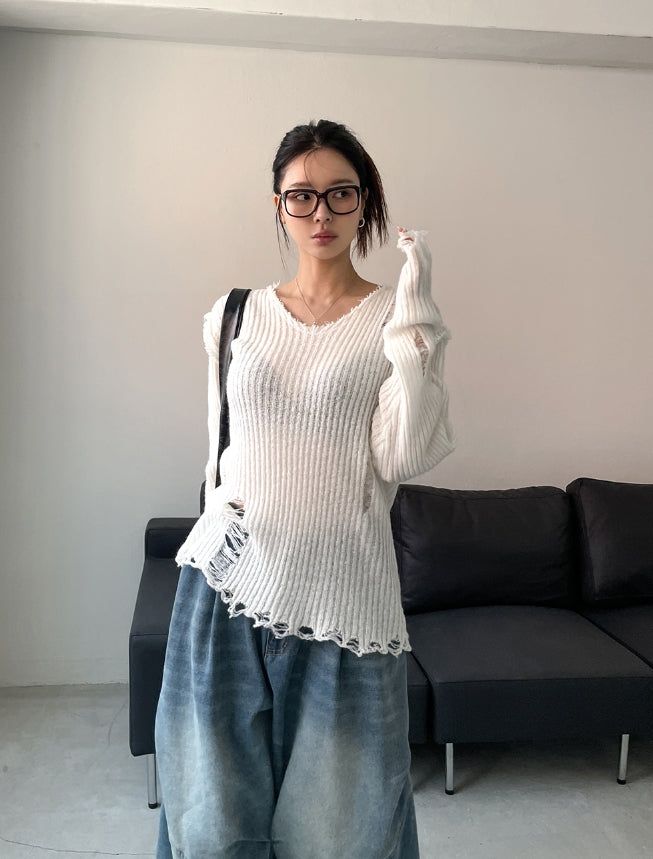 ULAN(ユレン)の「Reverse damage V-neck knitwear(Tops)」