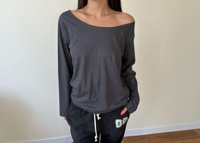 loose off shoulder tee