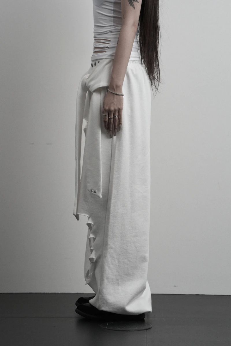 [label] layered tie damage wide pants (white)