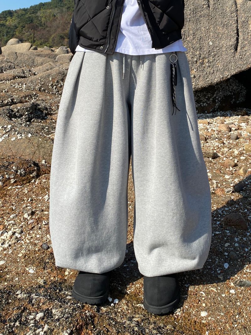 SSROOM（エスエスルーム）の「Heavy Pintuck Wool Napping Balloon Zuri Pants (5color)（Pants）」