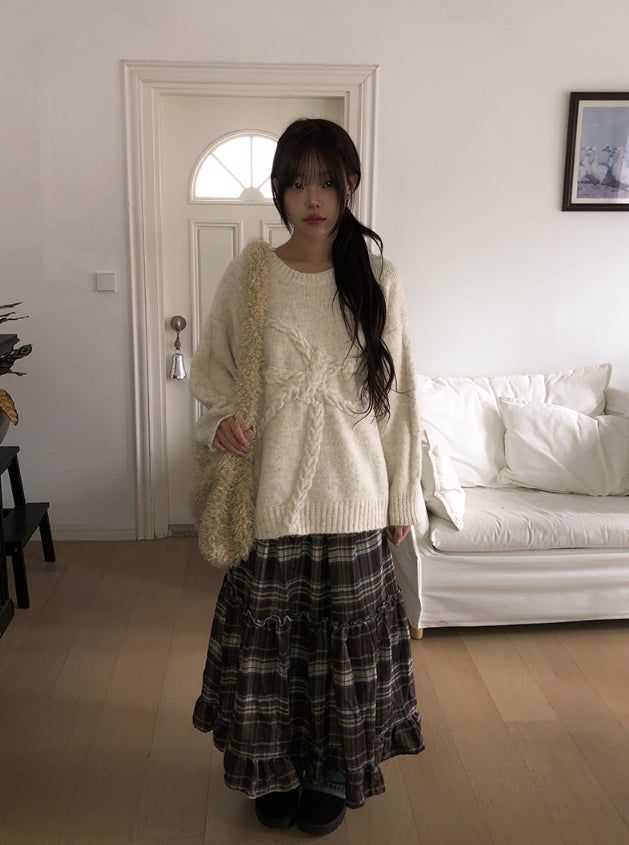 Megan Ribbon Overfit Round Knit
