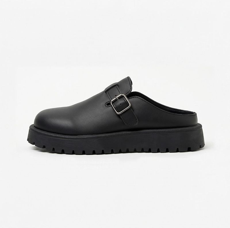 Buckle Round-Toe Clogs Black