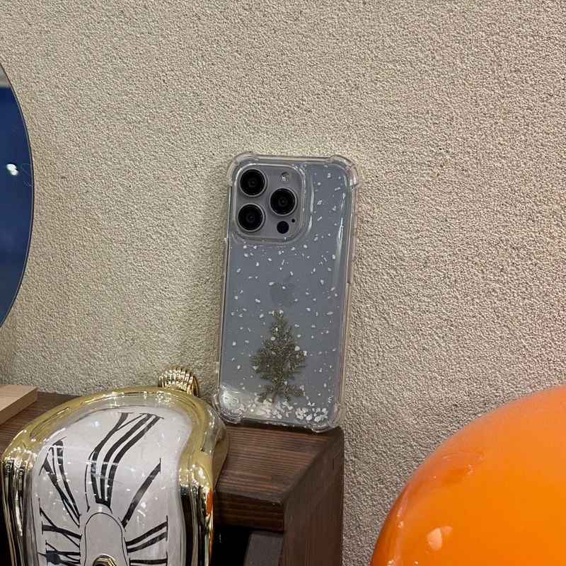 snowing day resin case