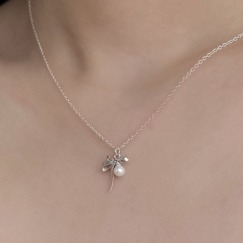 lovetrix（ラブトリックス）の「Silver 925 Ribbon & Pearl Necklace（Accessories）」
