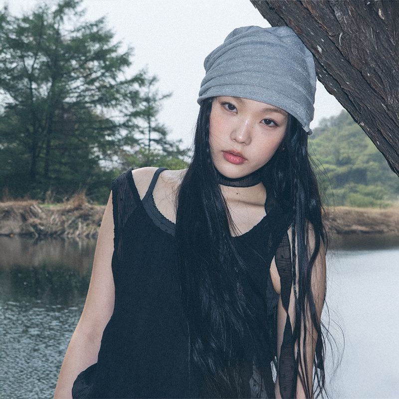 TUOMIO（トゥオミオ）の「OVERSIZED GLITTER BEANIE [GREY]（Hats）」