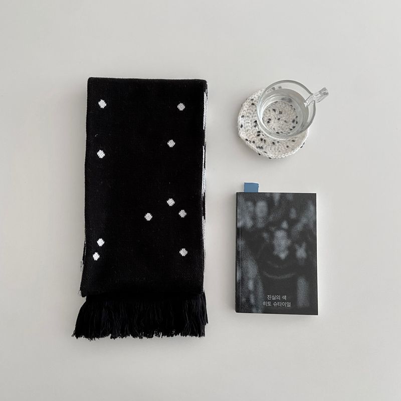 21 Étang Knit Muffler