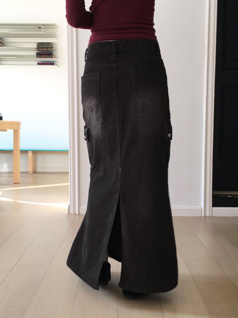 Leaner pocket cargo cut denim long skirt