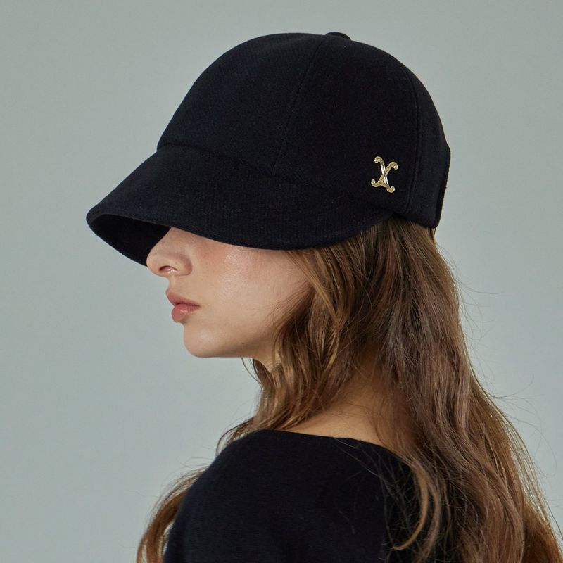 VA Curved Stud Link Bonnet Hat  / Black