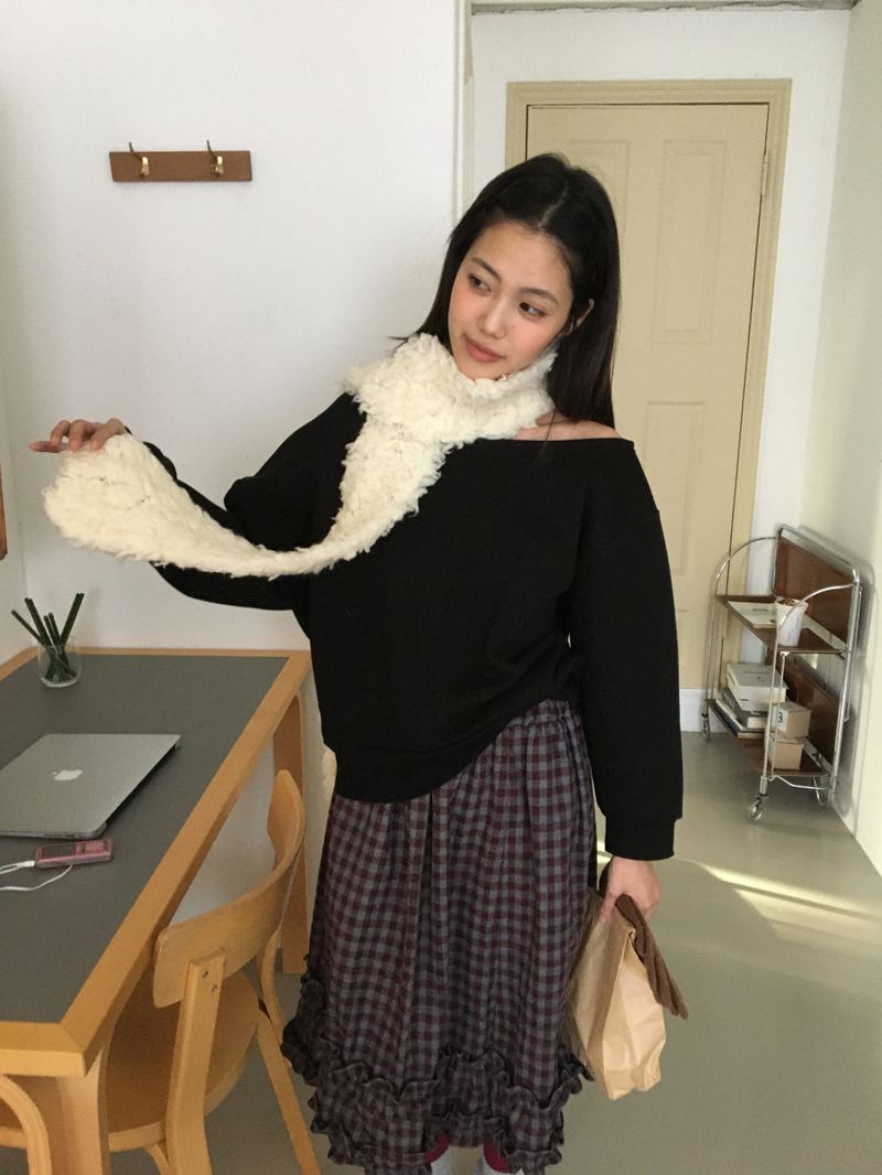Movi Fluffy Fine Wool Muffler (4 Colors)