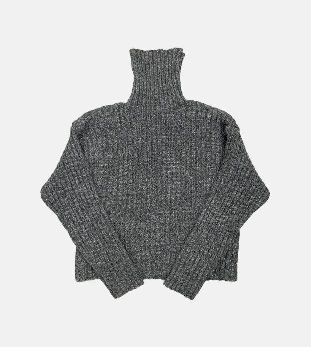 Cozy high-neck over knit