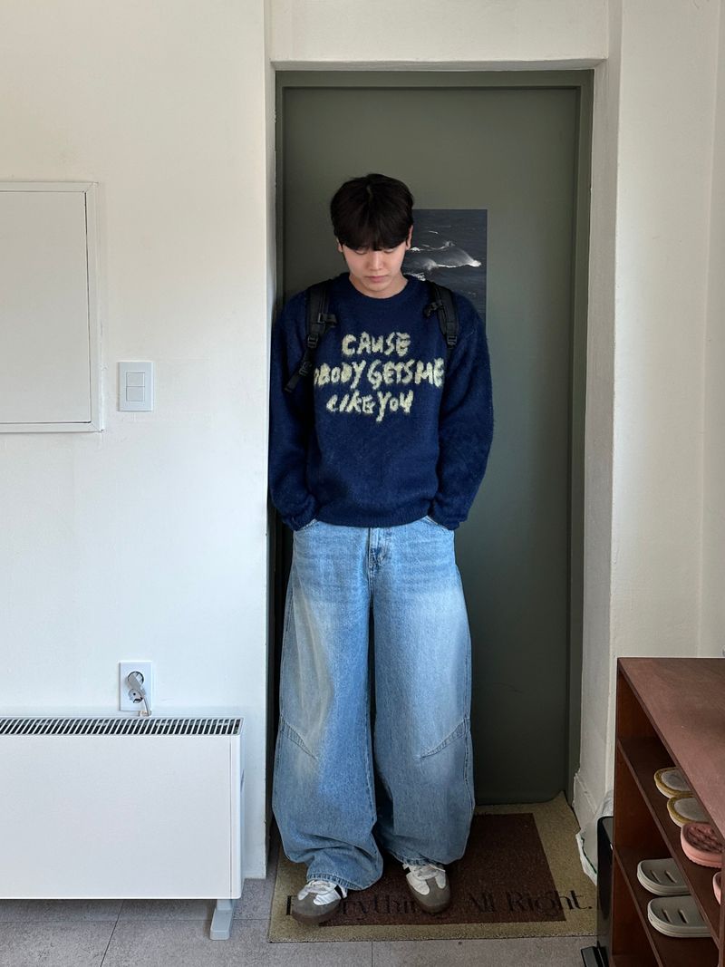 Curse Lettering Round Brush Knit