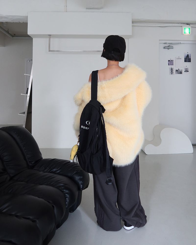 Pastel collar fake fur jacket