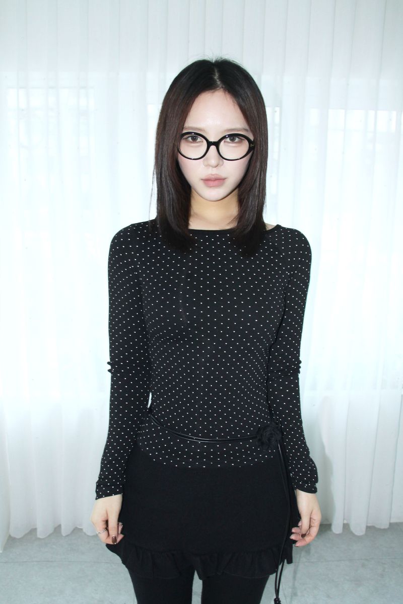 aoyu（アオユ）の「ドットレイヤードスリムオフショルダーTシャツ（トップス）」