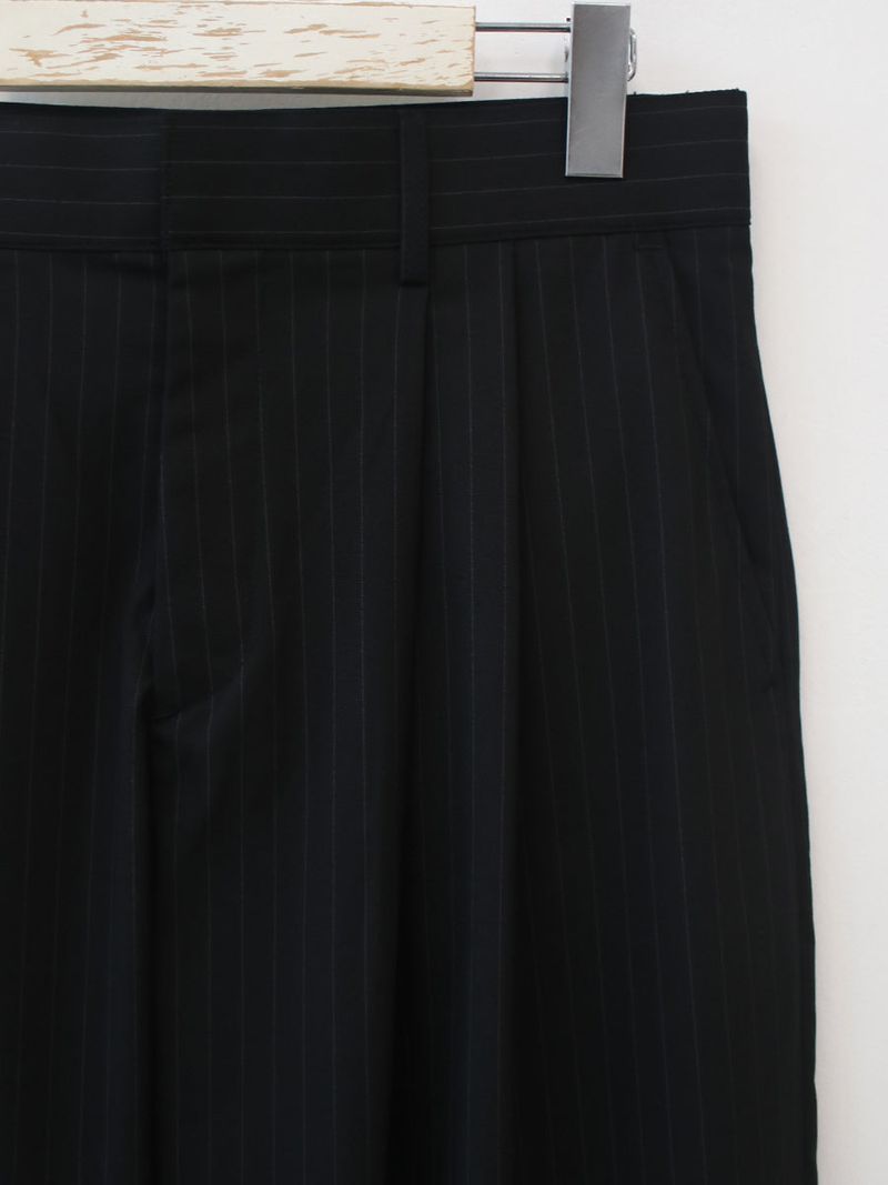 classic two tuck slacks
