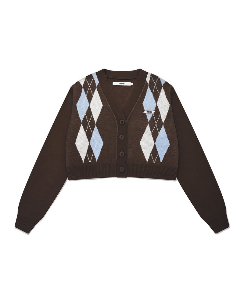 CHUCK（チャック）の「CHUCK シグネチャーアーガイルクロップニットカーディガン / CHUCK SIGNATURE ARGYLE CROP KNIT CARDIGAN (BROWN)（）」