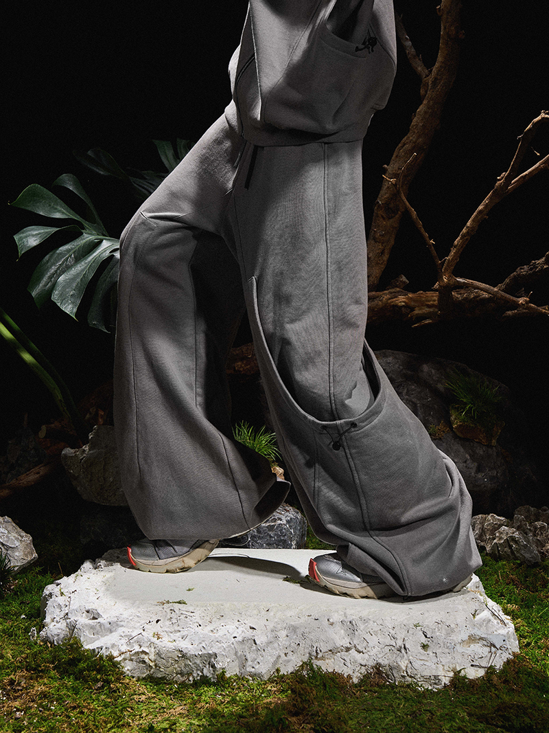 RELABEL（リレーベル）の「2510SWEAT_RELABEL 24AW Chrysalis-Breath Grey Drawstring Structured Casual Sweatpants（Pants）」