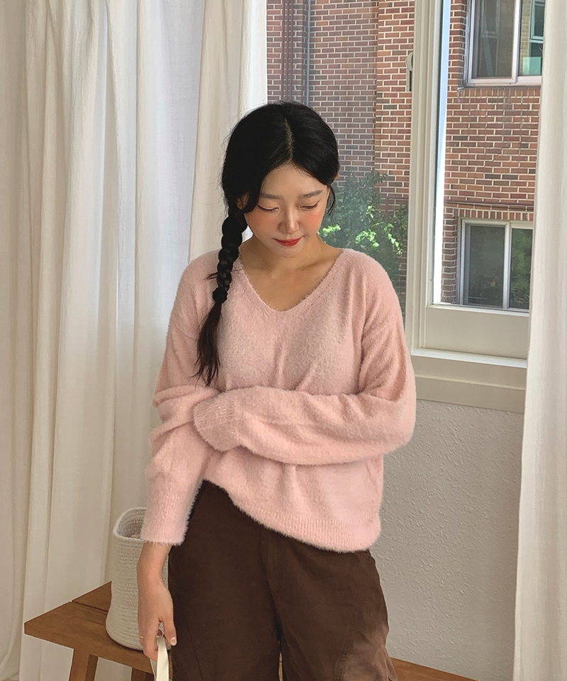 Soft Angora V-neck knitwear