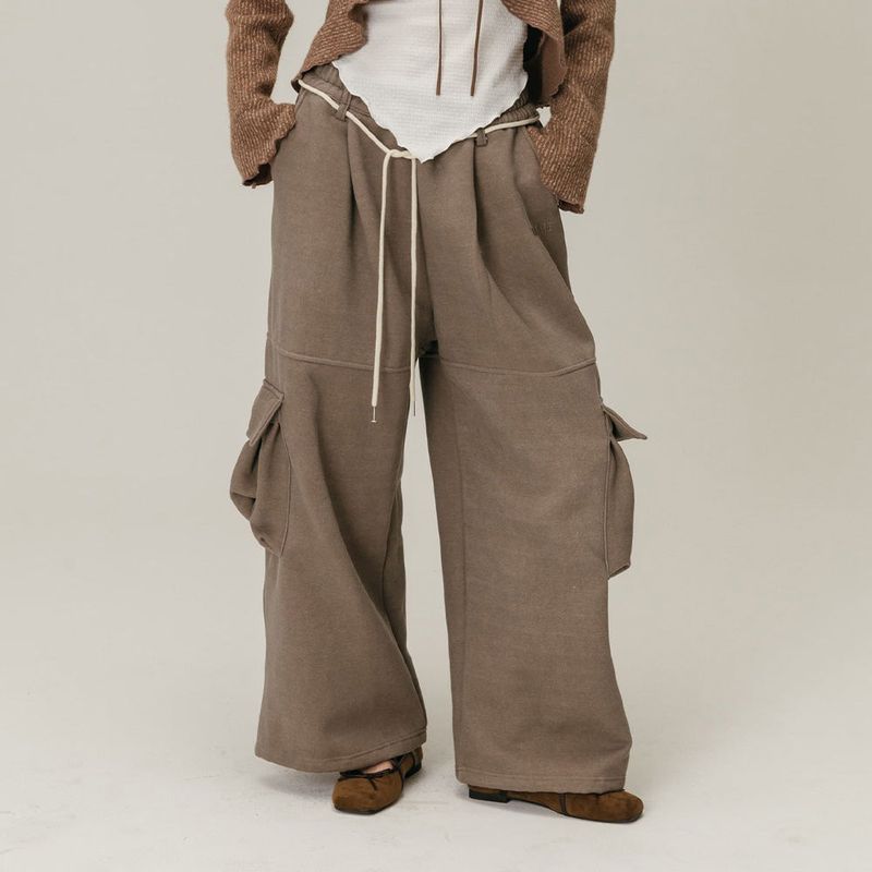 PIGMENT CARGO SWEATPANTS / BROWN