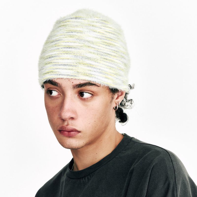 Sserpe(セルぺ)の「Soft Hairy Gradation Beanie Grey & Yellow(Hats)」