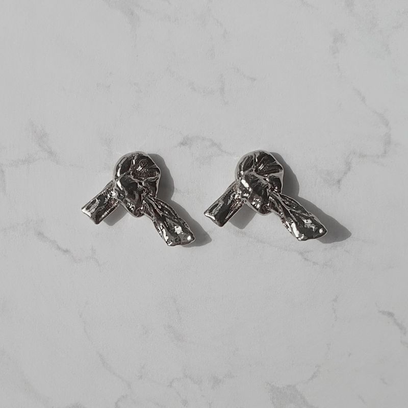 [Aespa Giselle, NMIXX Haewon Piercing] Vintage Knot Piercing - Silver