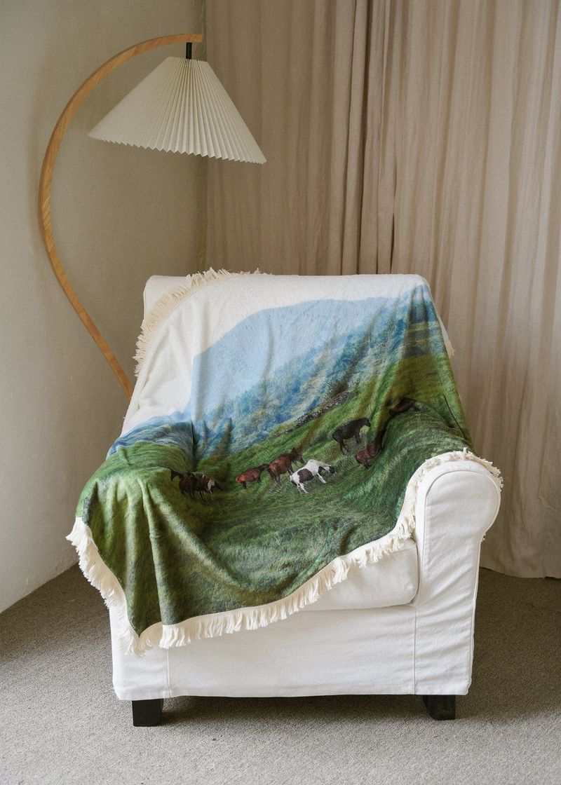 SLEEPTIGHT OBJECT（スリープタイトオブジェクト）の「JEJU mountain horse tassel blanket（Interior）」