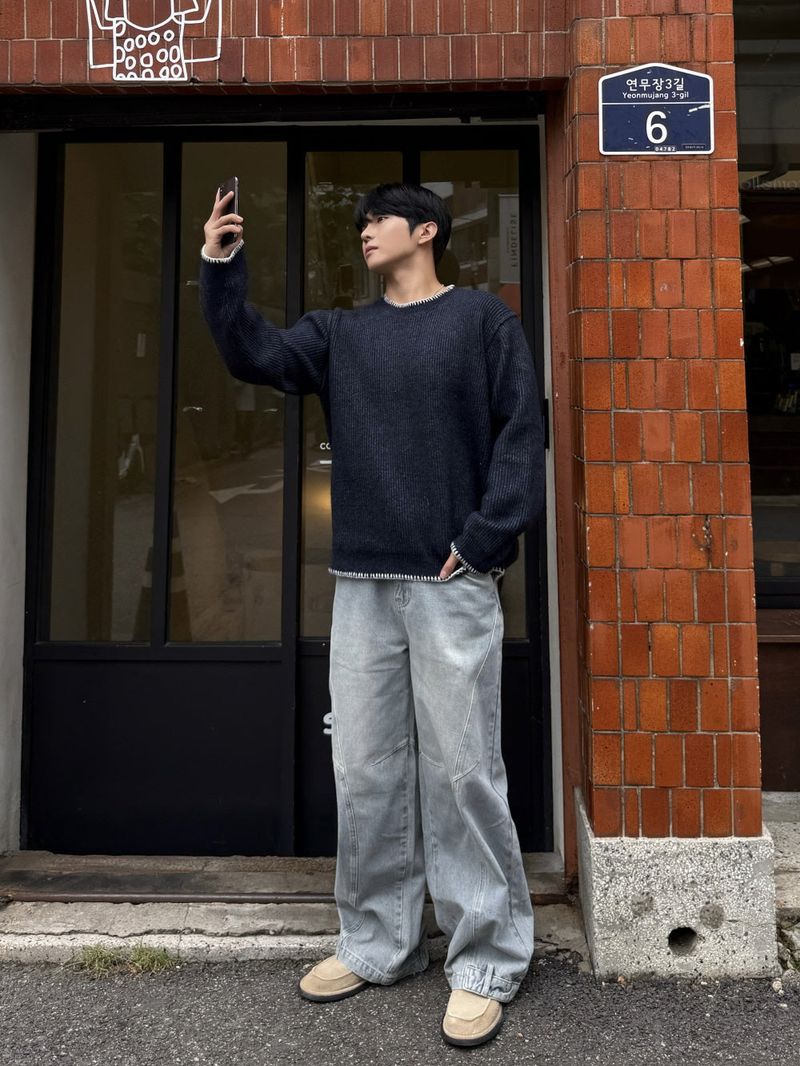 Hoshi line round knitwear