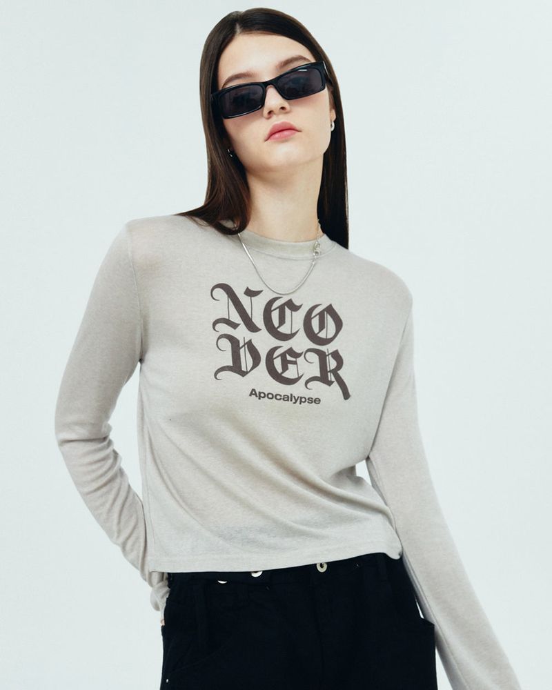 NCOVER ROMAN TYPO LONG SLEEVE-BEIGE