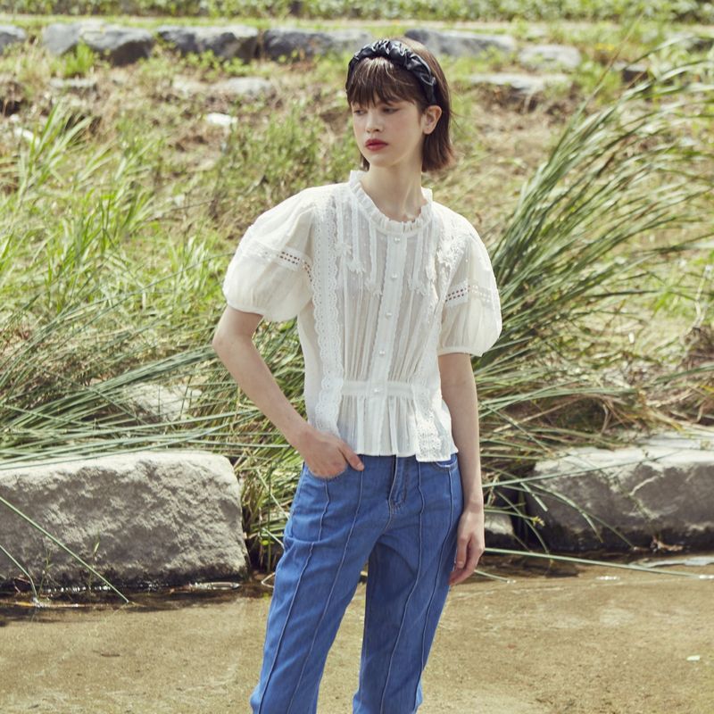 [LINE] Ruffle Lace Tuck Blouse