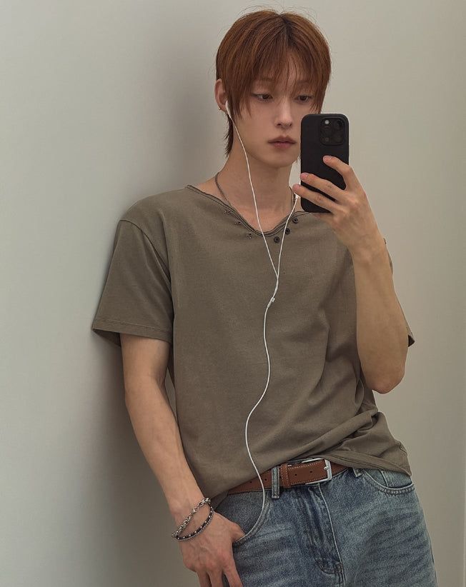 Veil Button V-neck Short Sleeve T-shirt