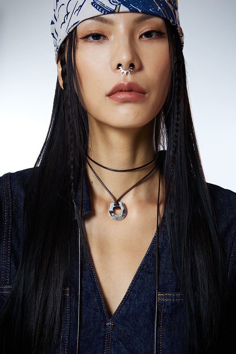 Horseshoe Leather Necklace(BR)