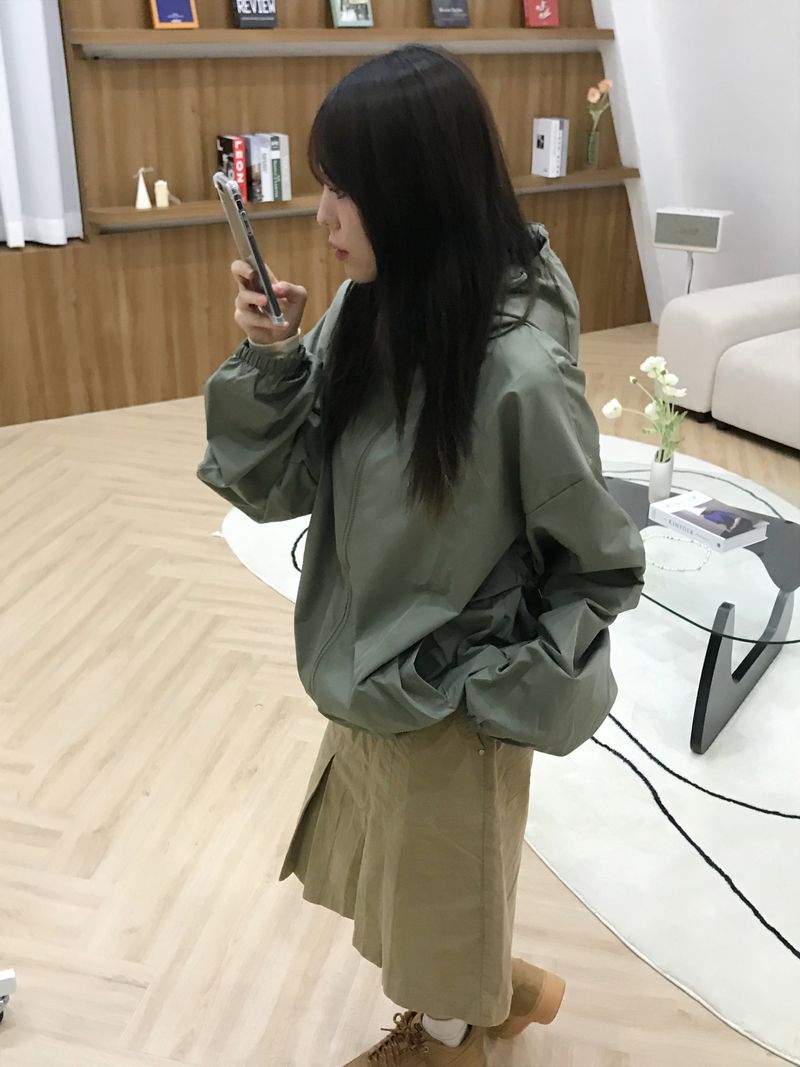 Dixie set up windbreaker