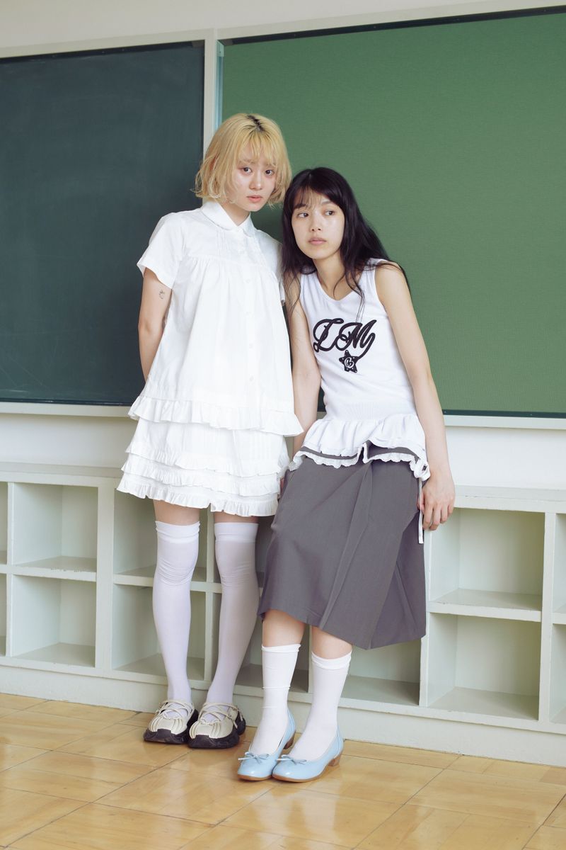 apron frill skirt