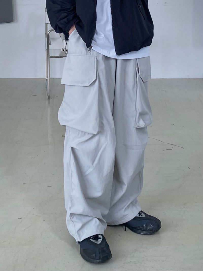 UNAIDUN（アネイダン）の「ナイロンカーゴバルーンパンツ　２色（パンツ）」