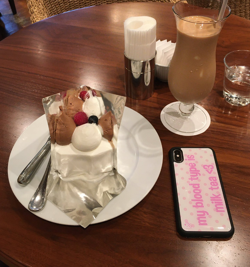 MAFAVARCHIVE（マイフェイブアーカイブ）の「milk tea glass case（Smartphone Accessories）」