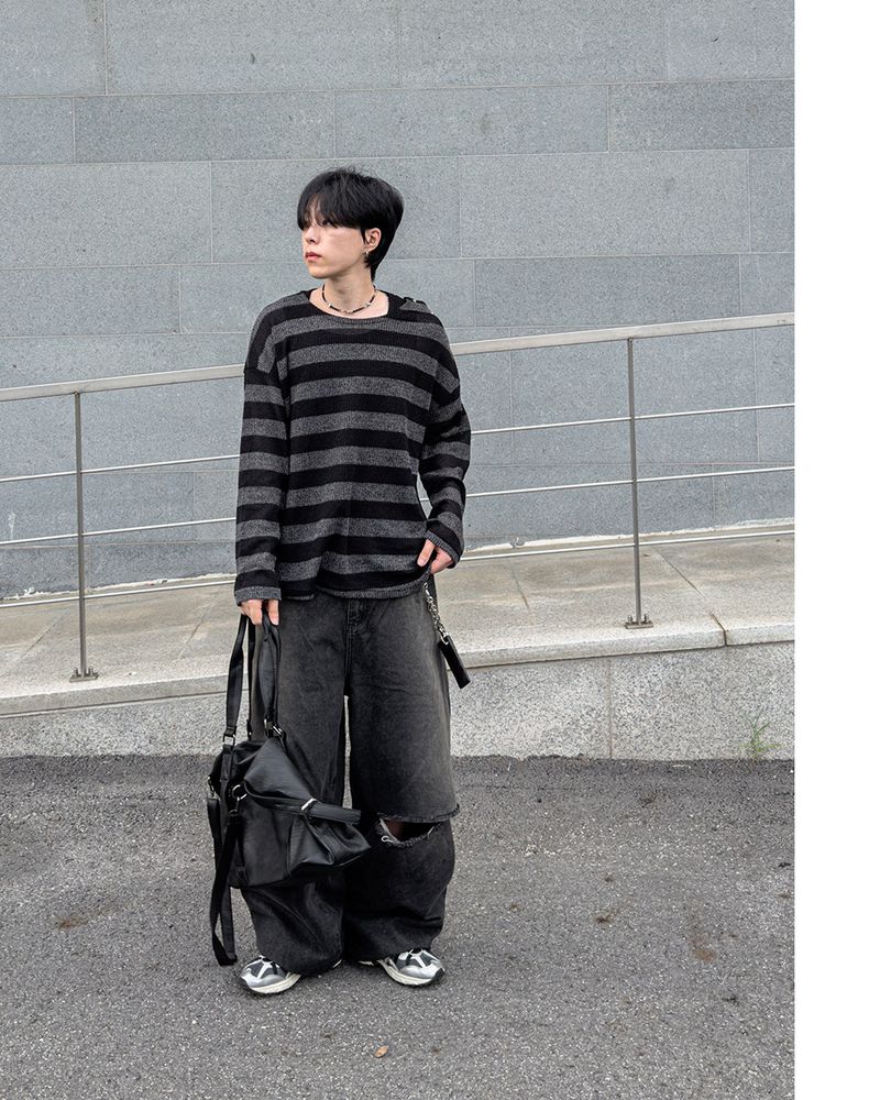 Lure shoulder snap stripe knit
