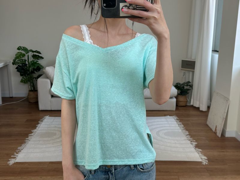 loose v neck tee