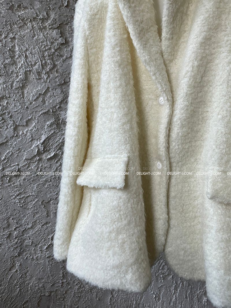 Soft and overfit blazer jacket