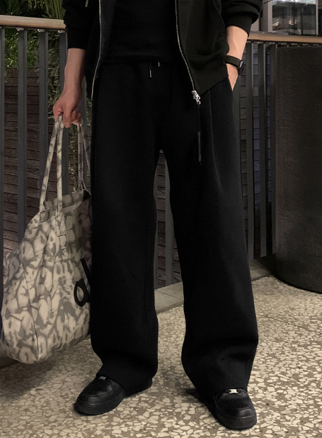 LOOKPLE（ルックプル）の「[ In-house ] シグネチャーエッセンシャルピンタックダブルミドルフィンガーリアルワイドパンツ（パンツ）」