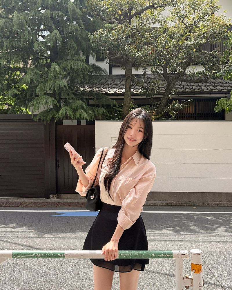Melji satin mini skirt