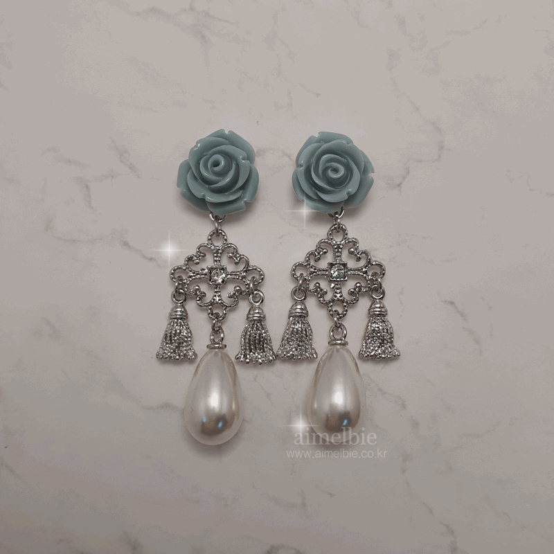Mint Rose Chandelier Piercing