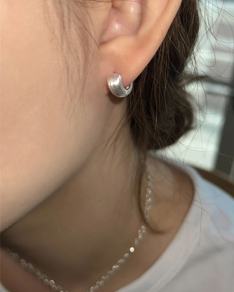 mattoi（マットゥア）の「ペールピアス (シルバー)（アクセサリー）」