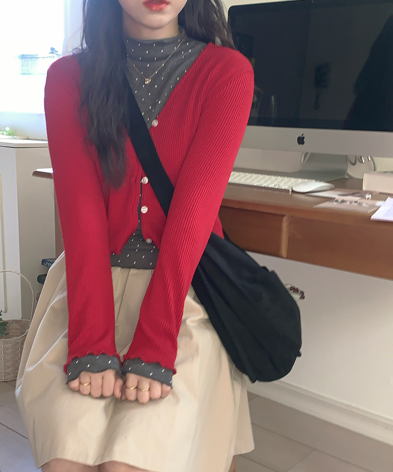 Dot Wave Turtleneck T-Shirt