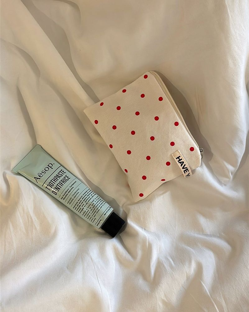 Dot flat pouch - red , M size