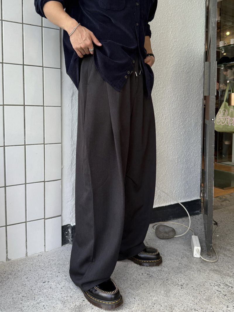 Ox over curved banding pants