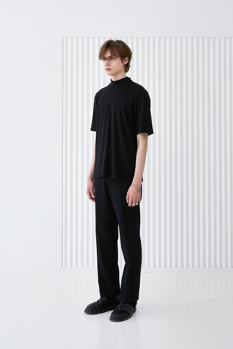 MOCK NECK HALF T-SHIRT BLACK