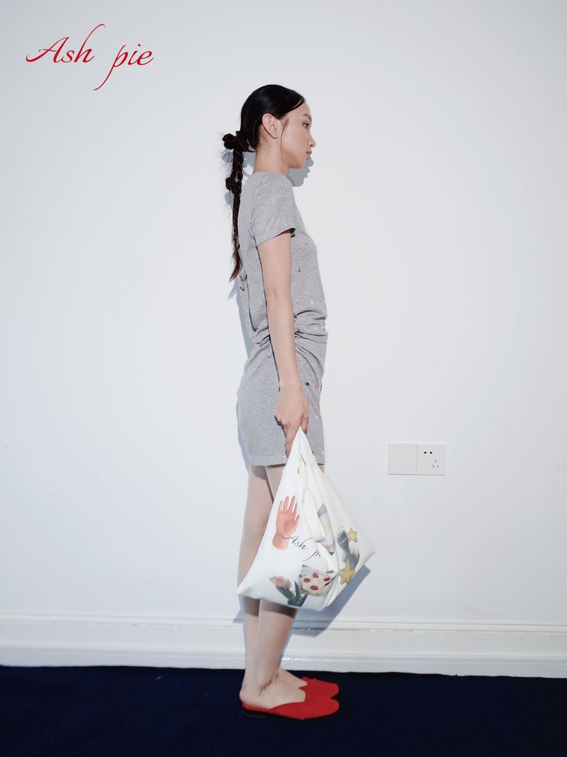 Knotted bodycon skirt