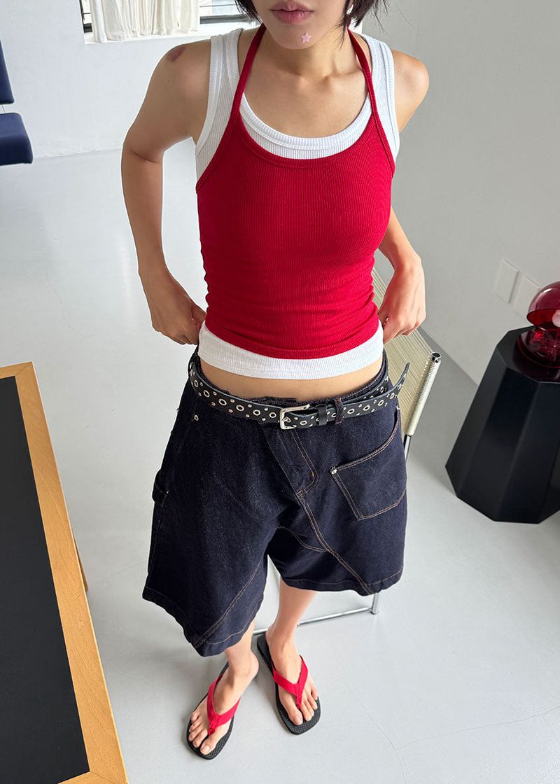 CROPPED HALTER SLEEVELESS