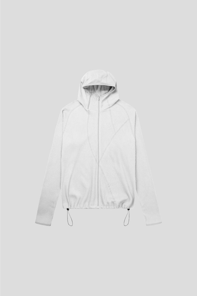 Ribbed incision hood zip-up