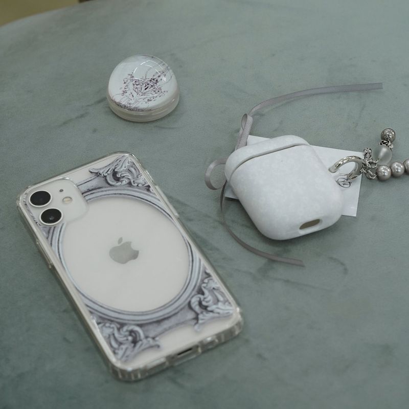 [MADE] lace white airpod case (matt)
